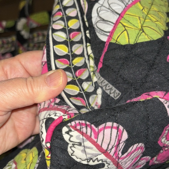 Reduced!  Vera Bradley large floral print tote travel bag - Picture 12 of 17